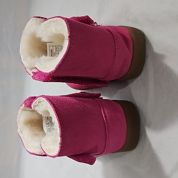 Kids pink Ugg boats size us 02/03 - Picture 3 of 5